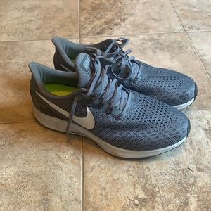Men Size 11, Grey Nike 35 Pegasus